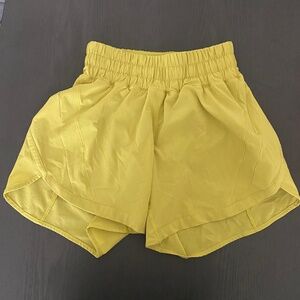 Lululemon Track That Mid-Rise Lined Shorts 5”